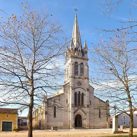 Le De La Fontaine Poyanne