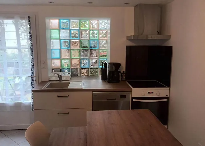 Le De La Fontaine Apartment